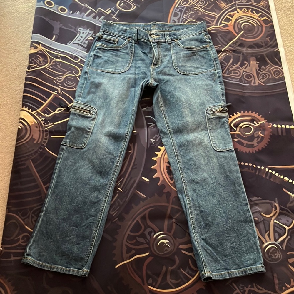 Vera Wang Blue Capris Pants